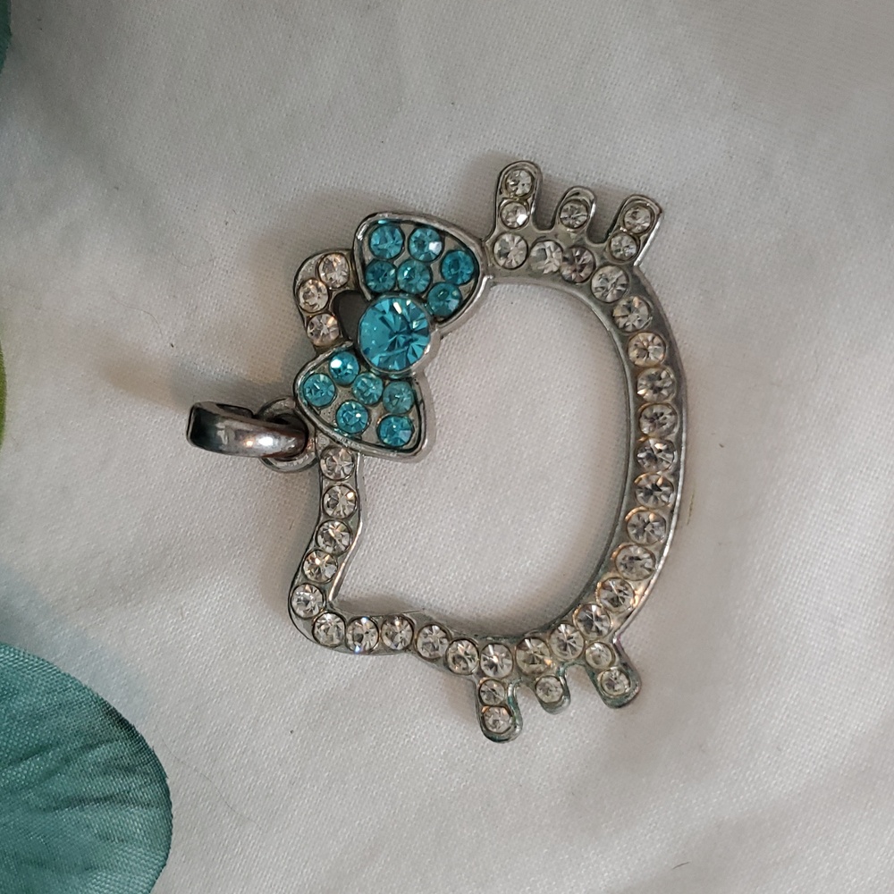 Hello Kitty Pendent - Picture 2 of 3
